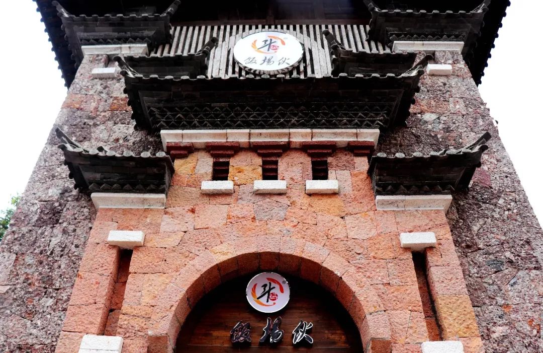 川菜爱好者的天堂斗鸡饭场伙，开业仅4个月成丽江新晋打卡圣地！