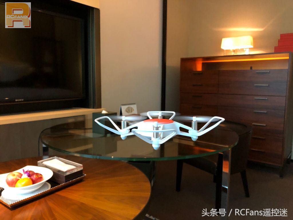 小米米兔无人机室内起飞,米兔遥控小飞机开箱视频