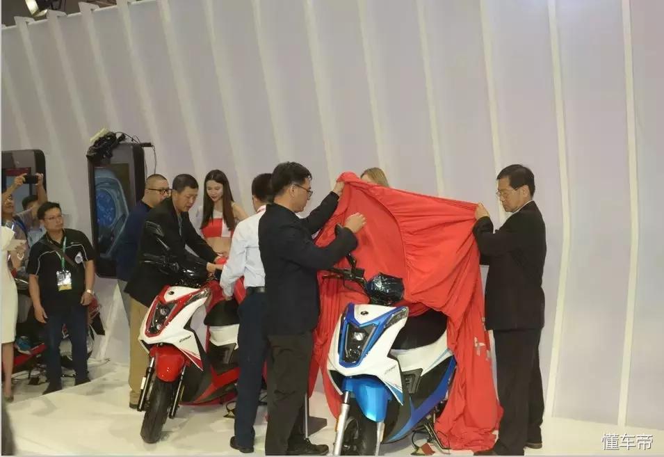光阳发布动丽150、AnyLike150、2018款K-Rider400，领衔上海摩展