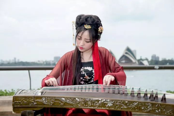 95后中国姑娘在澳洲,中国姑娘在澳洲街头