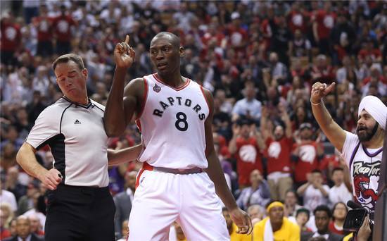 不会运球的大中锋,不会变向的中锋