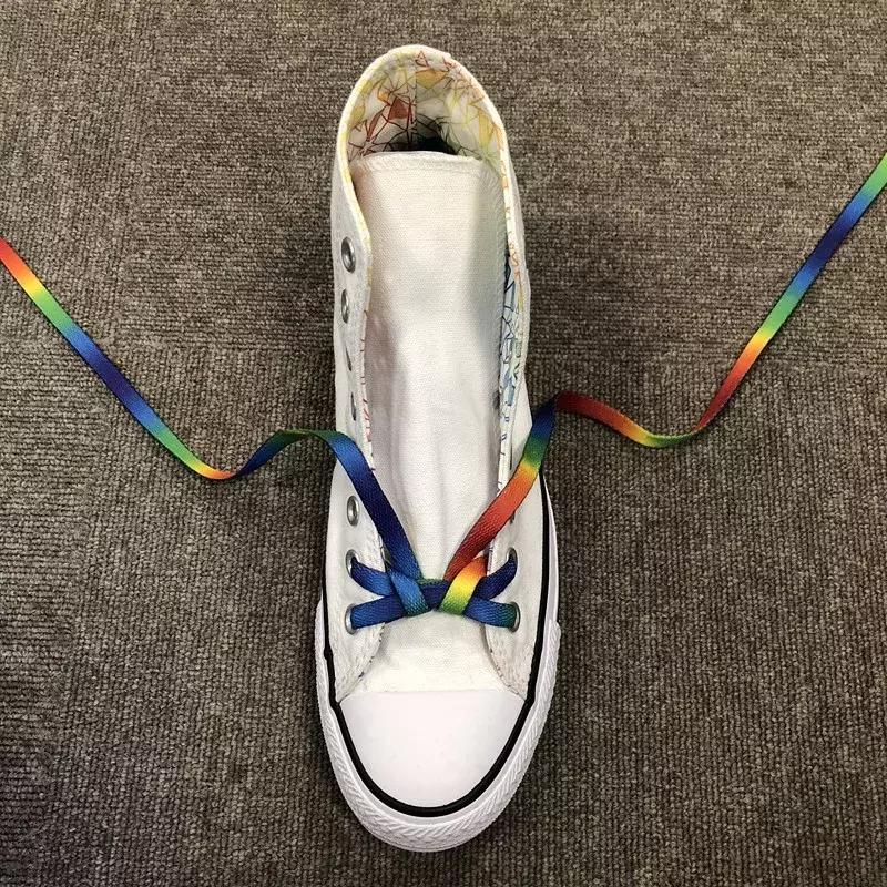 休闲鞋系鞋带方法简单又好看,今年最流行黑鞋系鞋带方法