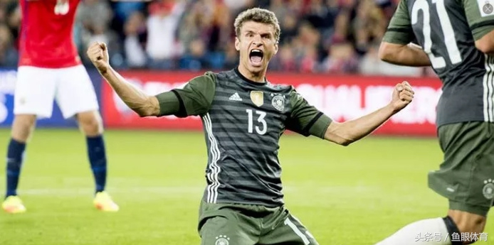 群星闪耀时足球明星,2018足坛十大巨星排名