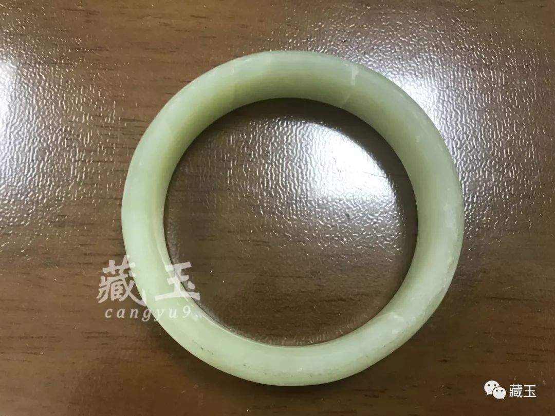 玉镯为什么容易断裂,圆条玉镯容易断