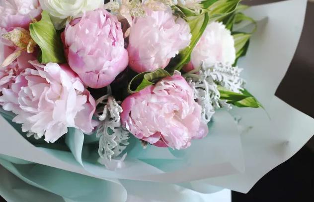 母亲节礼物花束简单又漂亮,手工制作母亲节礼物花束