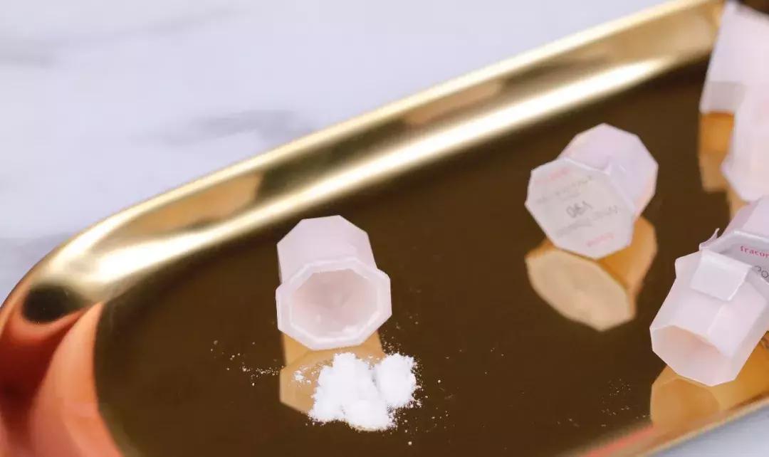 32岁的日本带货女王纱荣子，看起来像18岁，她的保养秘诀是什么？