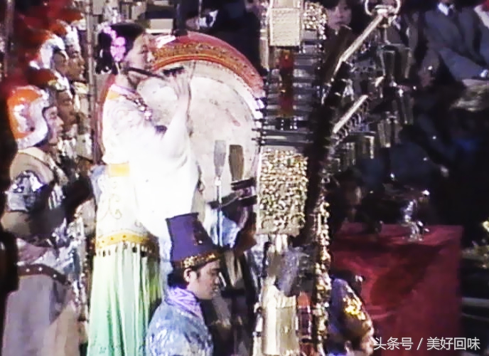 1985年央视春晚报幕,1985年春晚事件