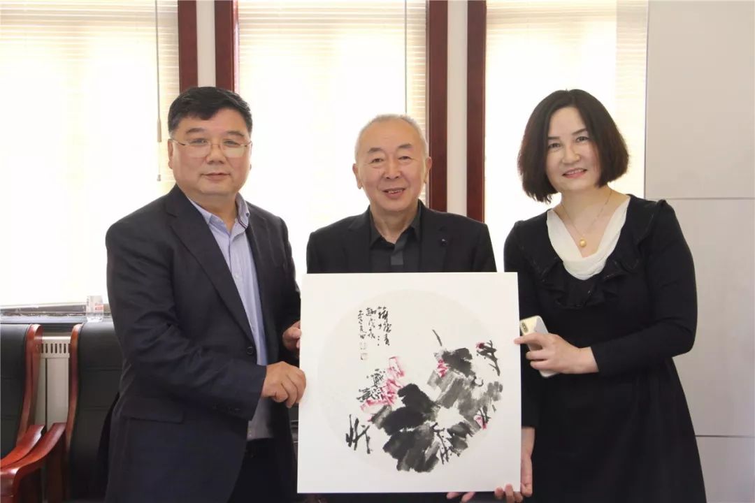 缘起书画暖五月，泼墨寄情护士节！