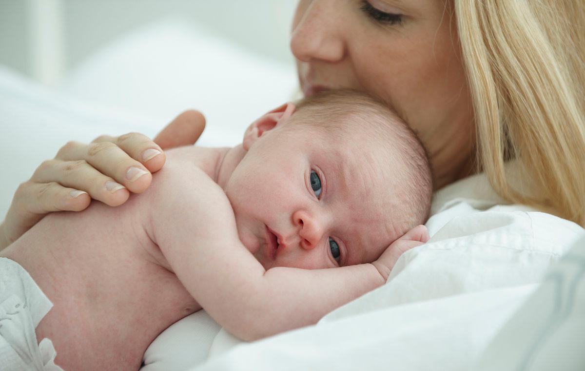 新生儿多久之内买医疗保险有效,新生儿出生多久内可以买落地险