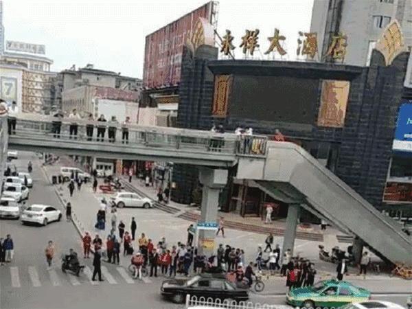 突发！南阳一女网约车司机被罚2万跳桥自杀……