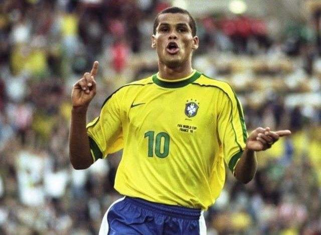 世界足坛史上的十大巨星,世界足坛十大传奇排名