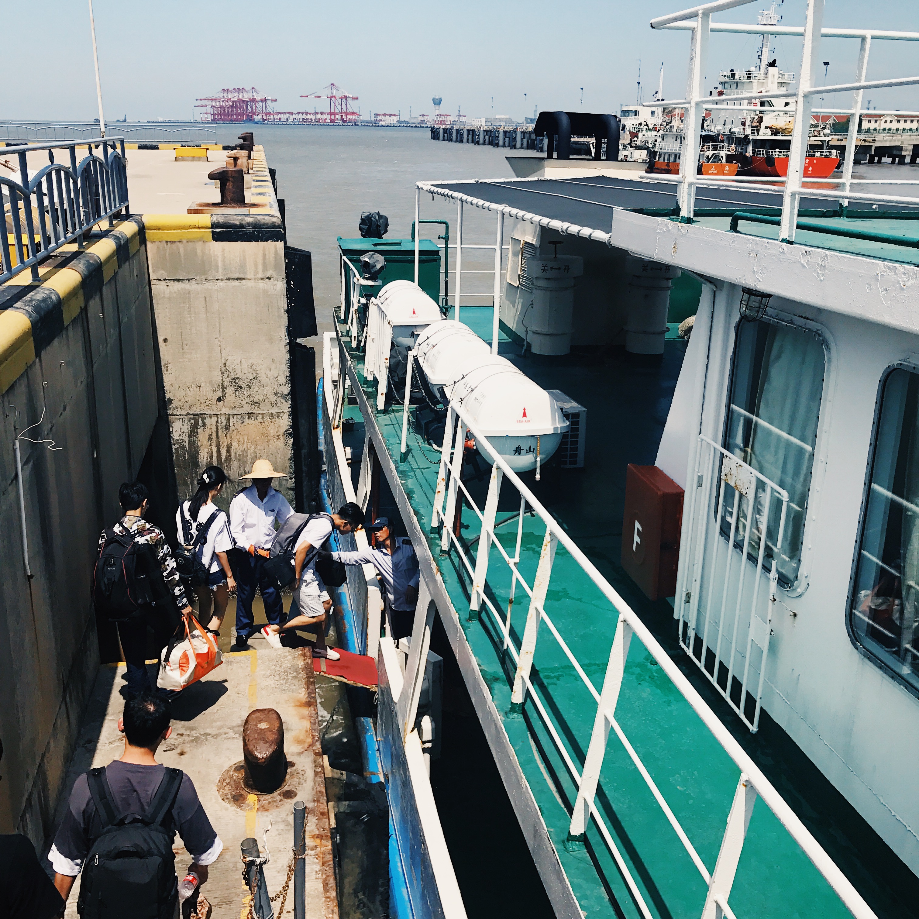去舟山群岛各个岛只能坐船吗 (舟山坐船去海边哪里最方便)