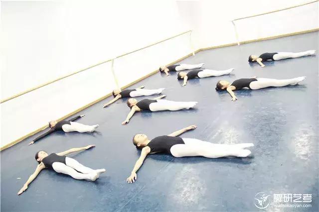 培养女儿学舞蹈,孩子学舞蹈学什么舞种比较好