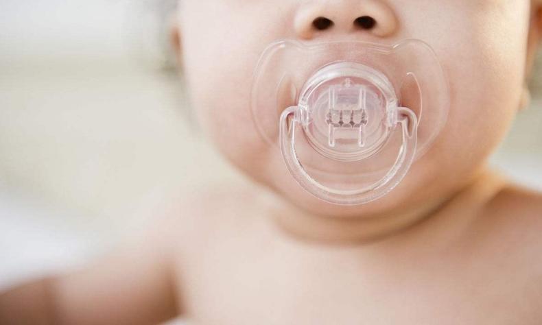 宝宝晚上易惊醒是怎么回事,宝宝夜里易惊醒必须搞清楚原因