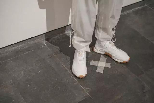 能日常穿搭的球鞋推荐男,男士穿搭潮牌