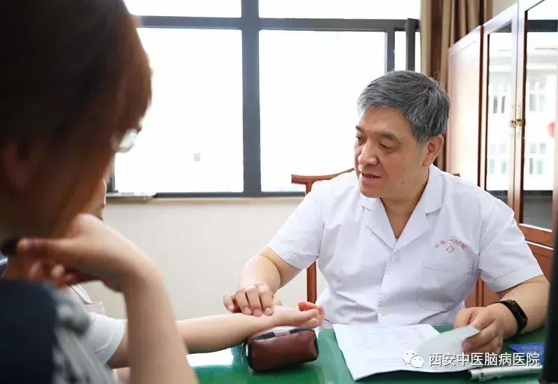 马融儿童脑病工作室收徒仪式暨大型义诊在西安中医脑病医院举行