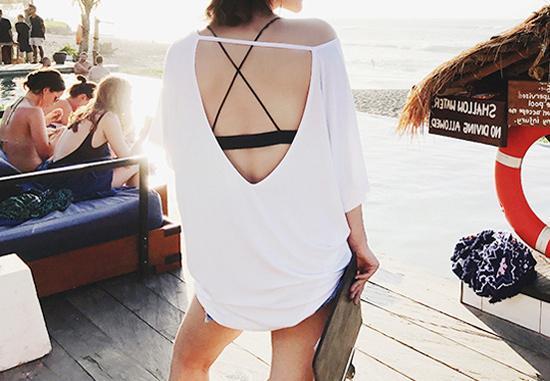 夏天穿白色t恤会透怎么办,买的白色t恤太透了怎么搭配