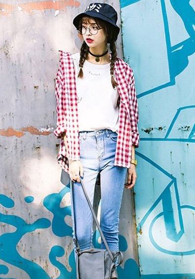 白色宽松t恤有些透怎么穿搭,白色t恤太透了怎么办