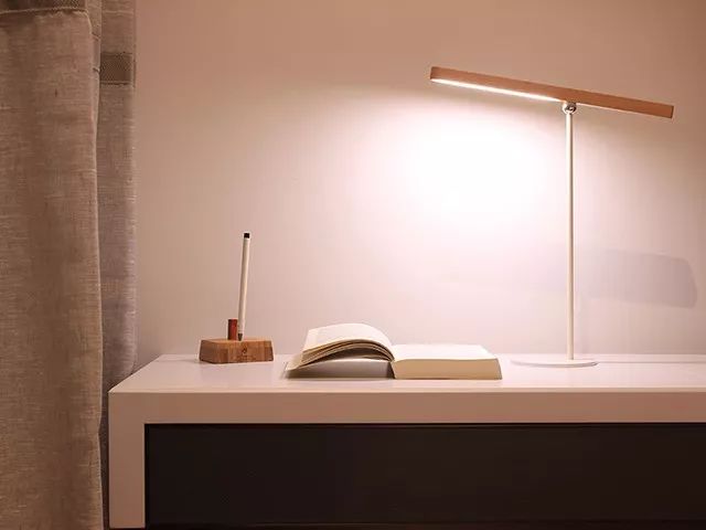 又高又大的护眼灯,好看护眼灯