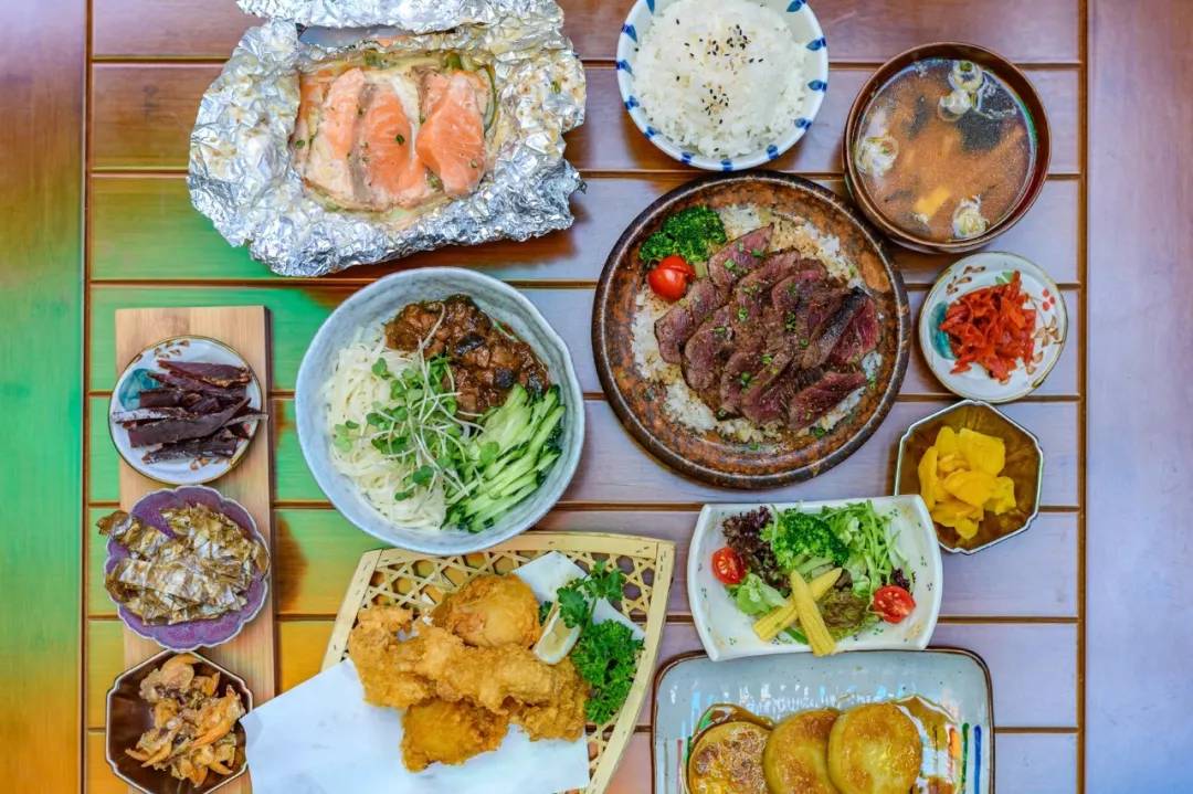 别再长胖了，否则你连这家店的门都挤不进去！