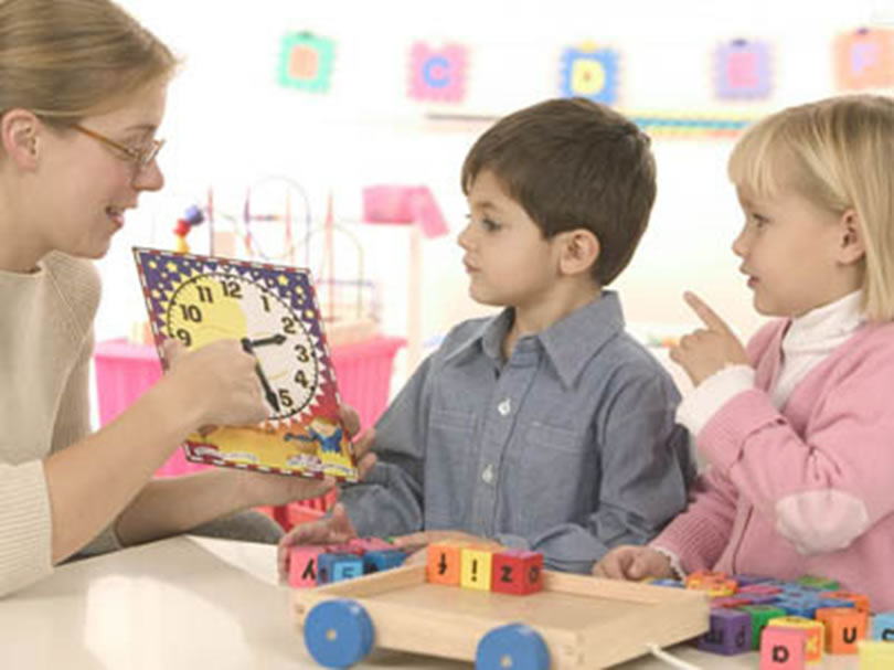 小孩每天上学赖床怎么解决,孩子早起赖床老是迟到怎么办