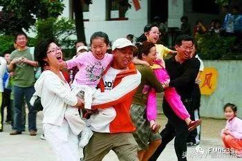 领礼包领到手软玩游戏还能领红包,领红包赢奖励