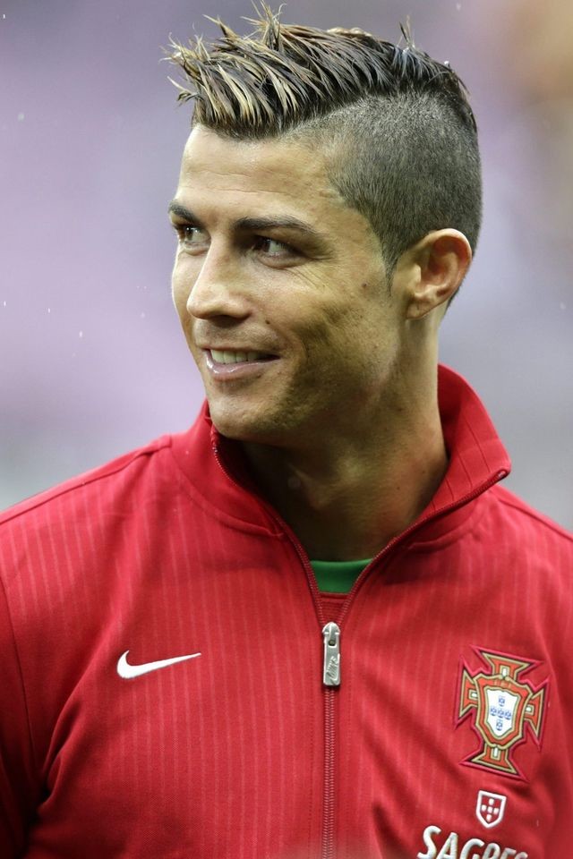 超帅c罗壁纸手机超清,足球男生c罗壁纸卡通人物