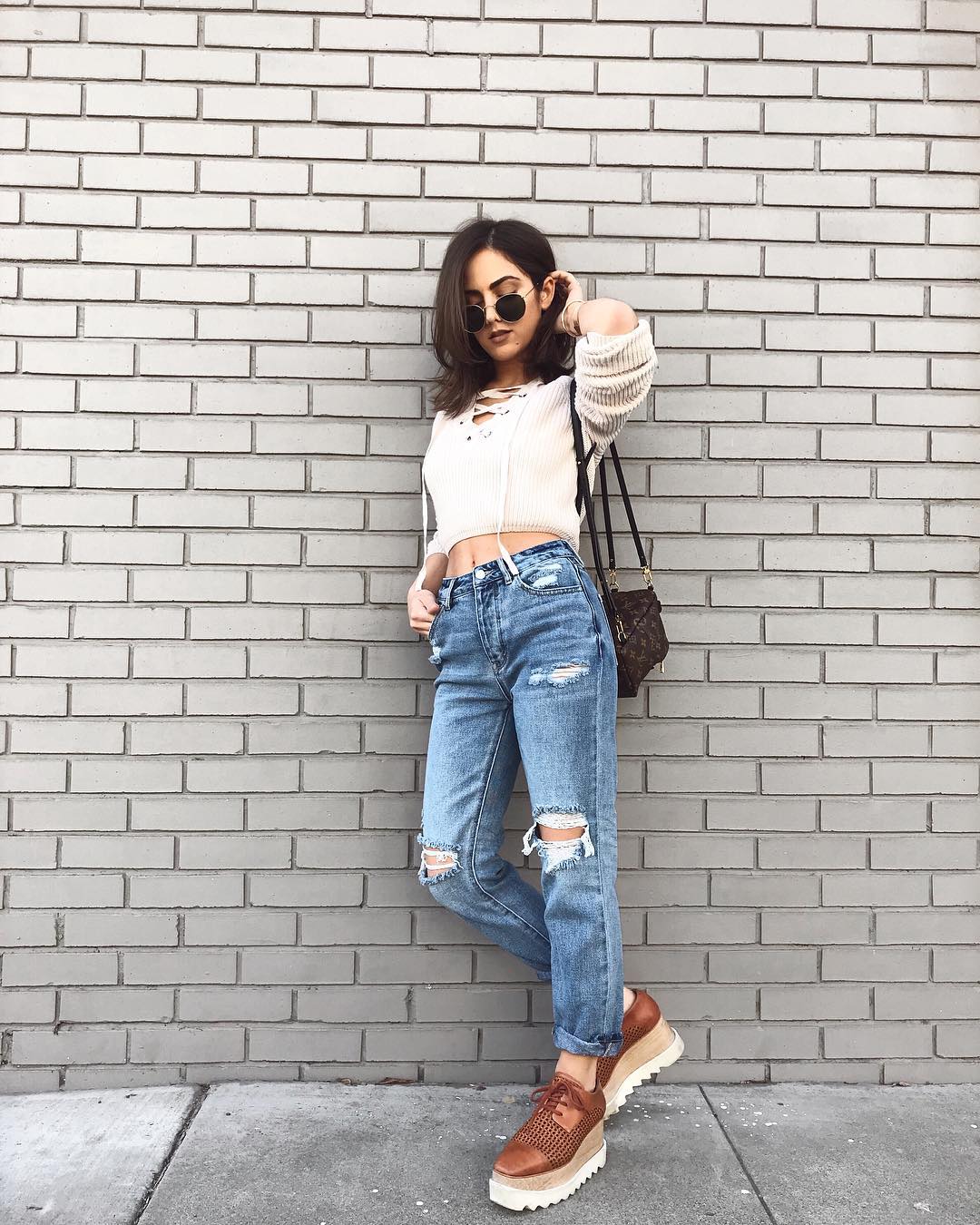 破洞牛仔裤的穿搭技巧,破洞牛仔裤的穿搭示范