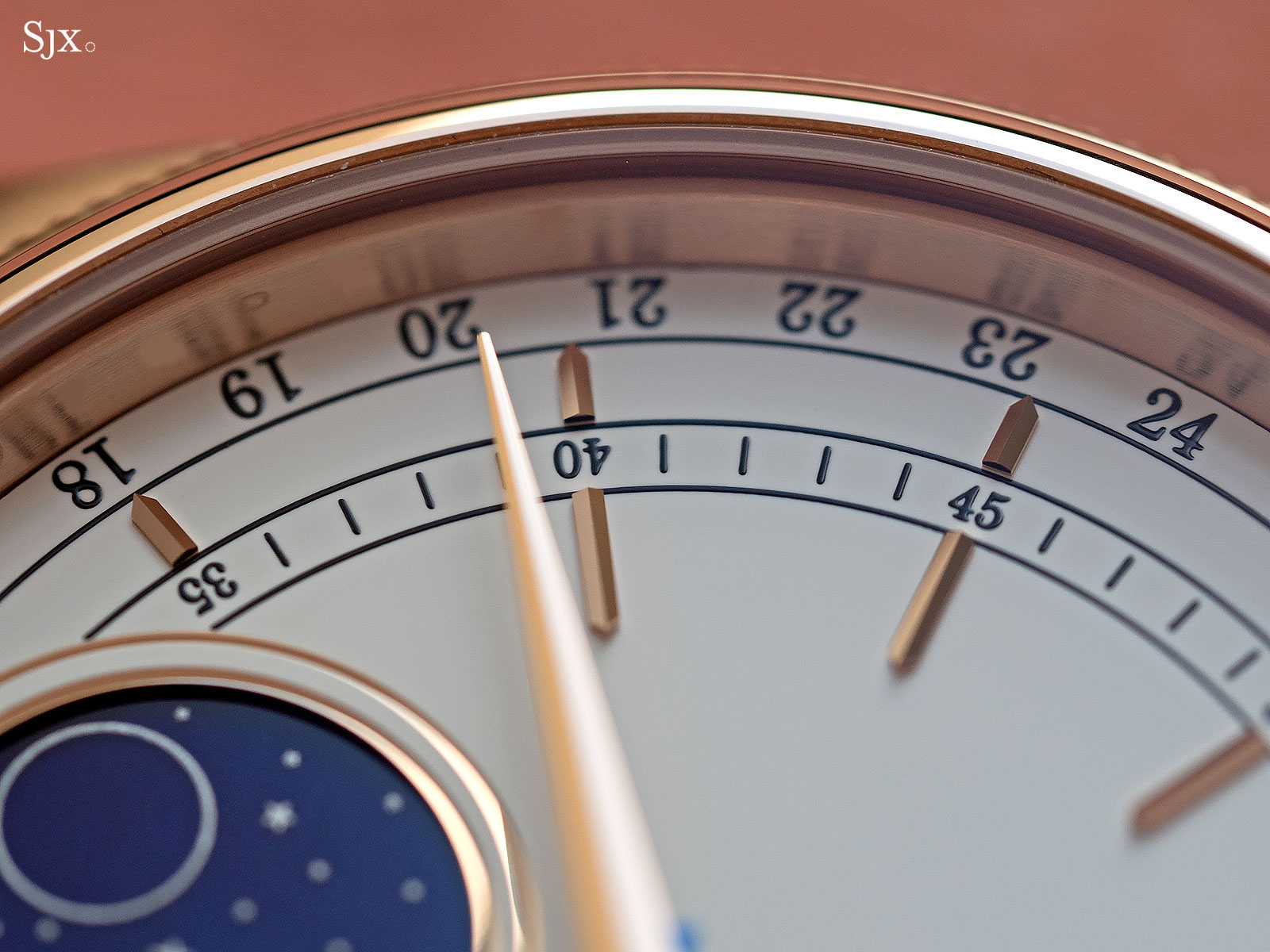 一只劳力士金表,劳力士切利尼月相蓝色的有点不准