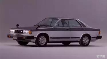 历代蓝鸟车型,老款蓝鸟和新款蓝鸟对比