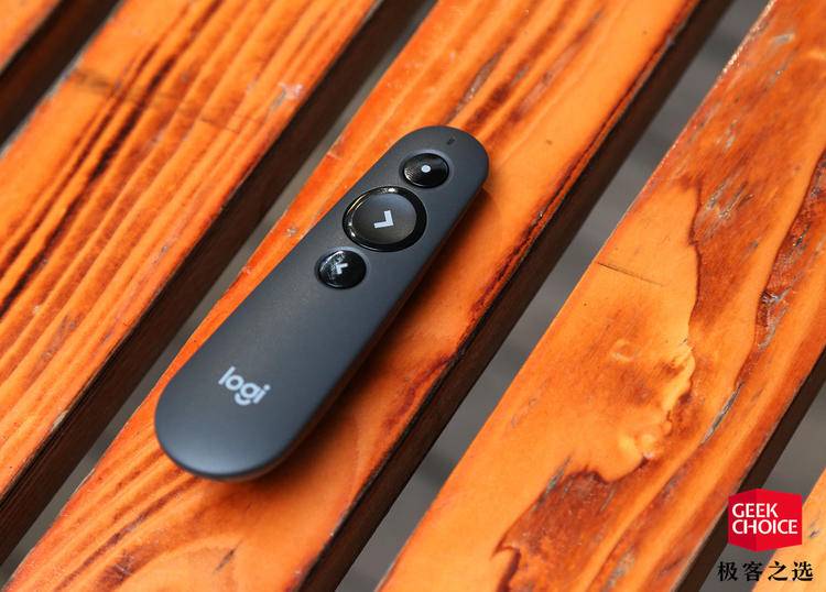 你和「眉飞色舞」的演讲者之间,可能还差一个出色的无线演示器