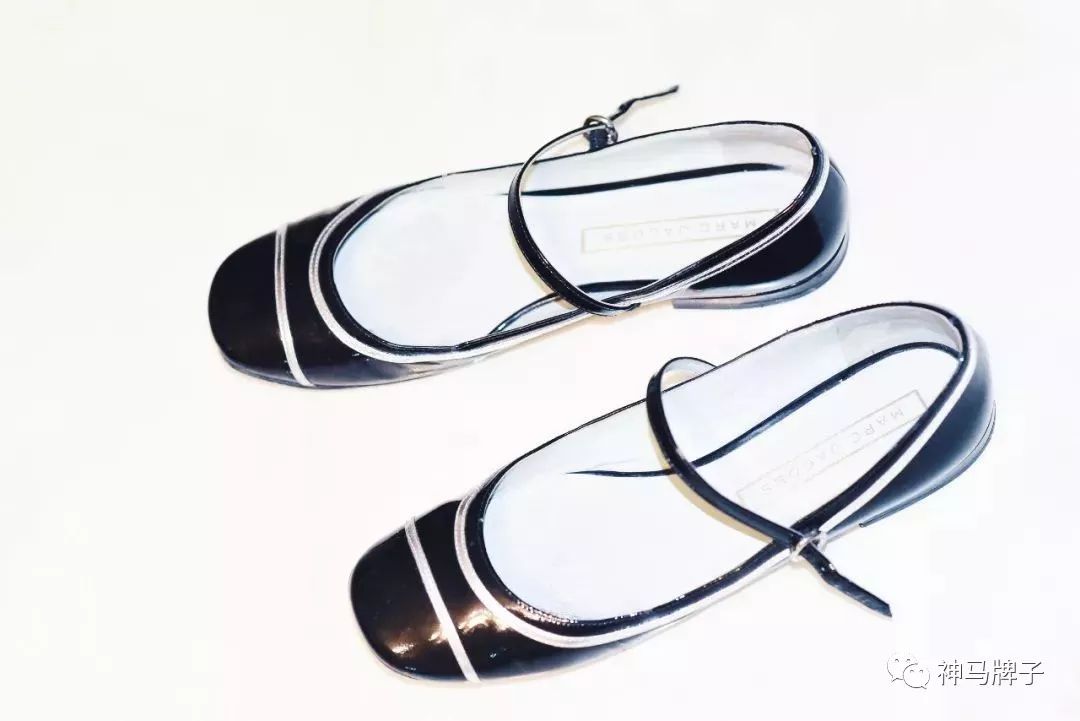 唐晶款英伦风圆头女鞋,唐晶同款鞋厚高跟鞋