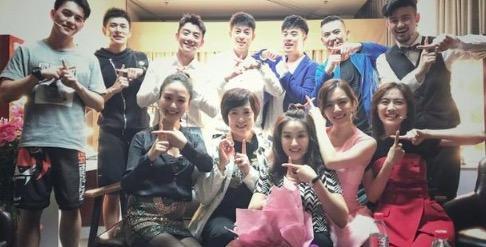 郑恺晒照,郑恺被爱情公寓五个人撕是哪一期