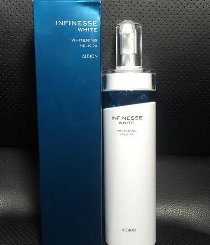 郁美净鲜奶乳液和浴后乳液哪个好,雅诗兰黛白胶乳液与胶原乳液区别