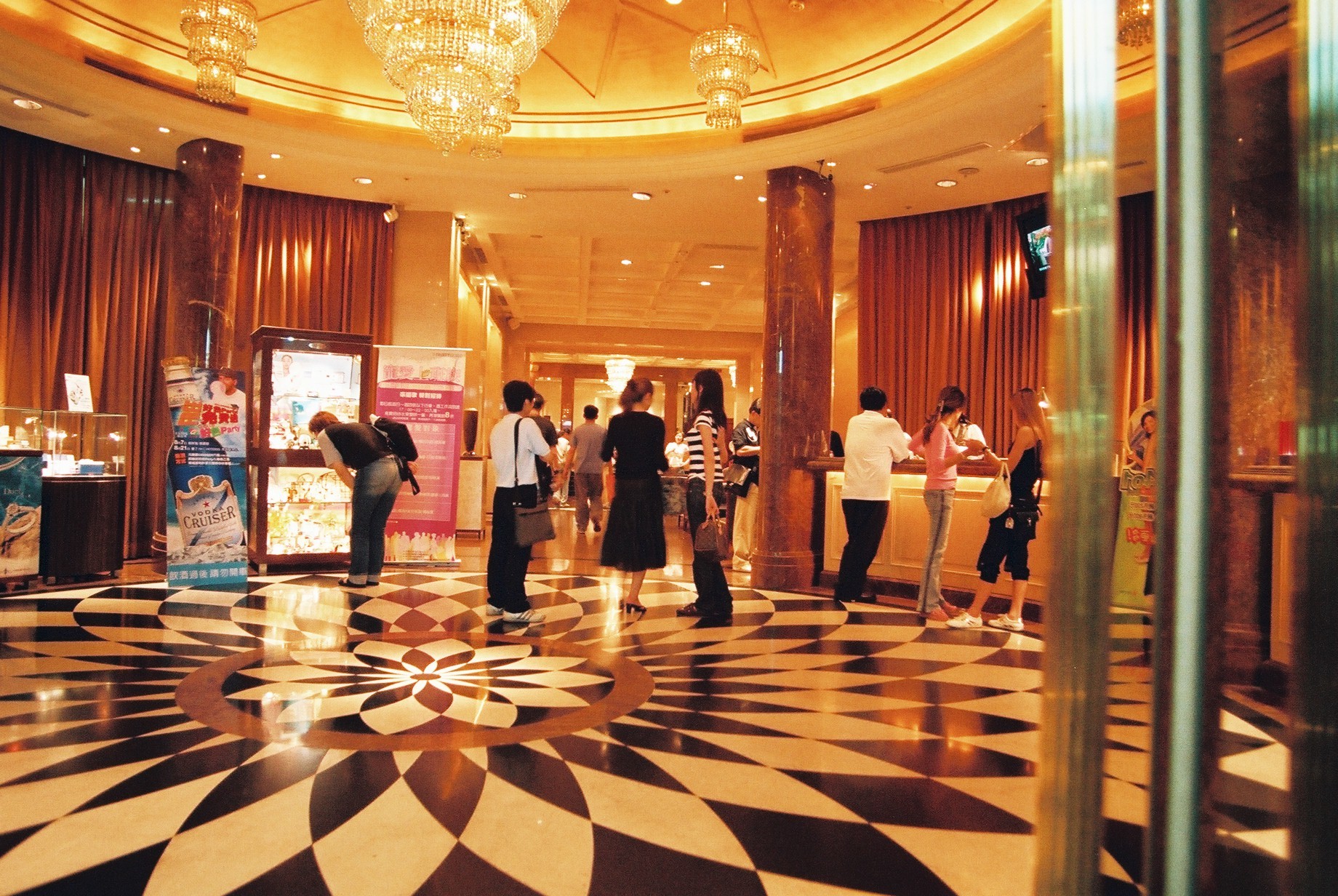 ktv行业为什么越来越衰败,ktv行业整体没落的一个根本原因