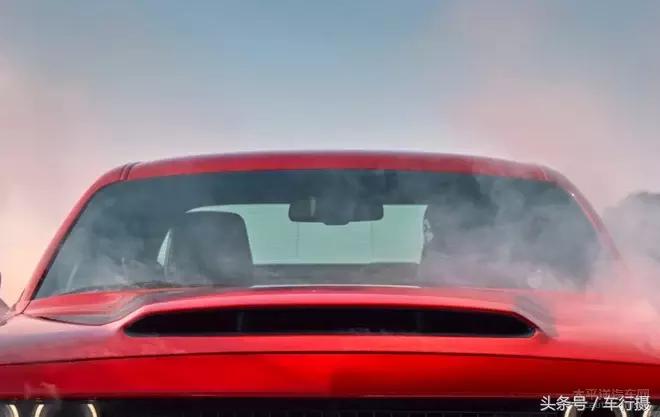 道奇挑战者新款旧款对比,道奇挑战者怀旧款有什么亮点