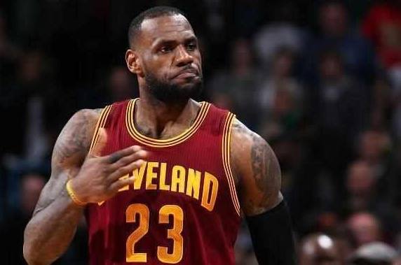 骑士队2018年夺冠回顾全过程,骑士夺冠抢七詹姆斯扳平比分