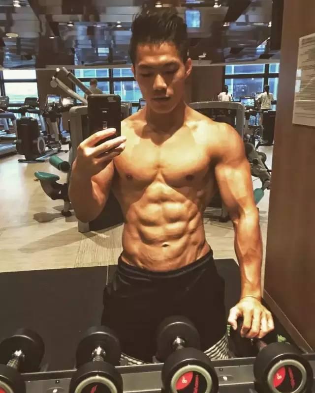 哥的胸肌你还靠不靠？“大屌哥”尤利西斯的你也不靠么？