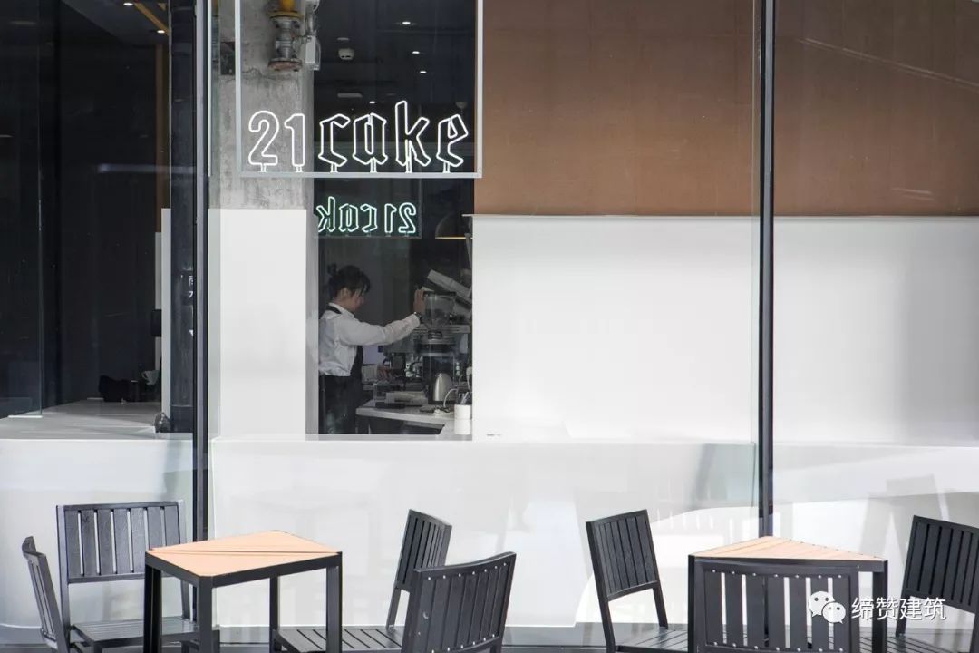 「佳作鉴赏」21Cake首家线*体下**验店-上海复兴SOHO店