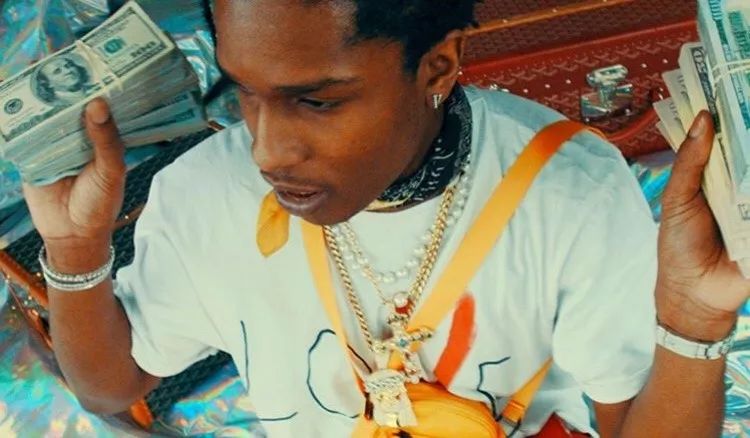 港真，你听过温哥华鄙视链吗？穿PradaDior的只和穿Gucci、LV的人玩！