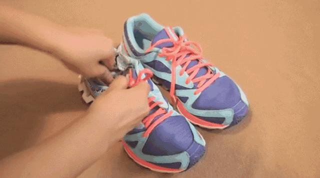 洗完鞋后磨脚解决方法,新小白鞋挤脚磨脚怎么办