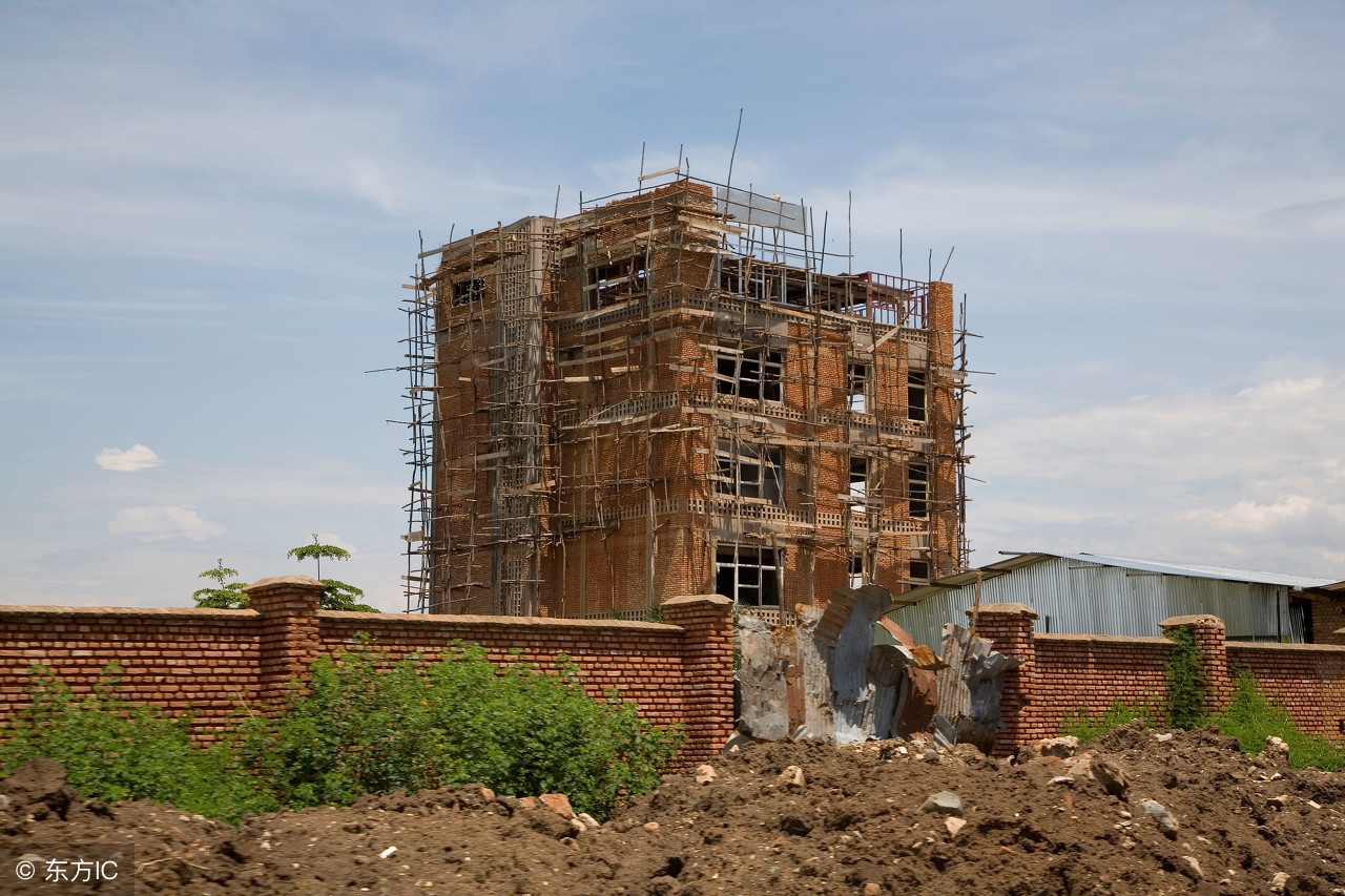 男子娶非洲媳妇，生下的孩子被人嘲笑，男子：就怕孩子受不了！