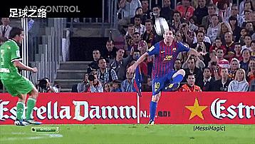 如何侧身接长传球,边后卫接球要领和处理球要领