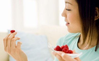 贫血吃什么补血最快女性中年人,女性贫血严重补血最佳方法