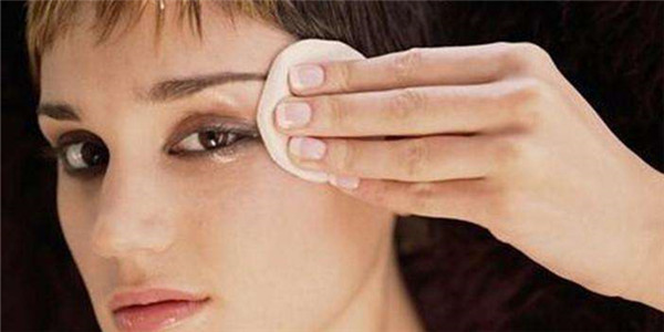 全国护肤日|卸妆不对,颜值报废!皮肤科医生说这样卸妆才干净