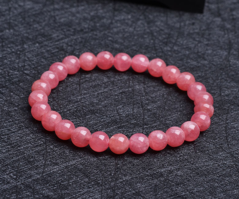 红纹石和什么搭配更招桃花,红纹石旺桃花案例