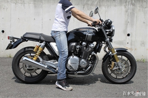雅马哈xsr900对比川崎z900rs,雅马哈xsr900日本