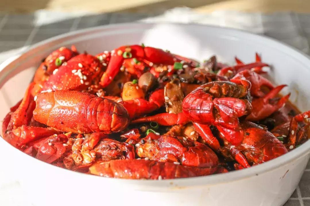 厦门这家专做小龙虾的店为女生研发了鲜肉版龙虾~