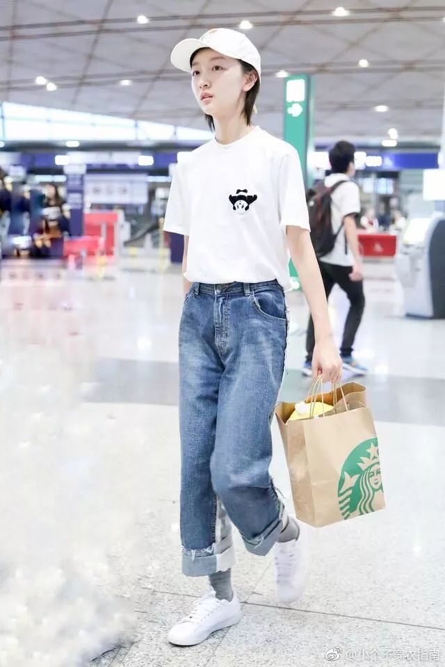 周冬雨蜡像上海杜莎巡展,周冬雨蜡像衣服