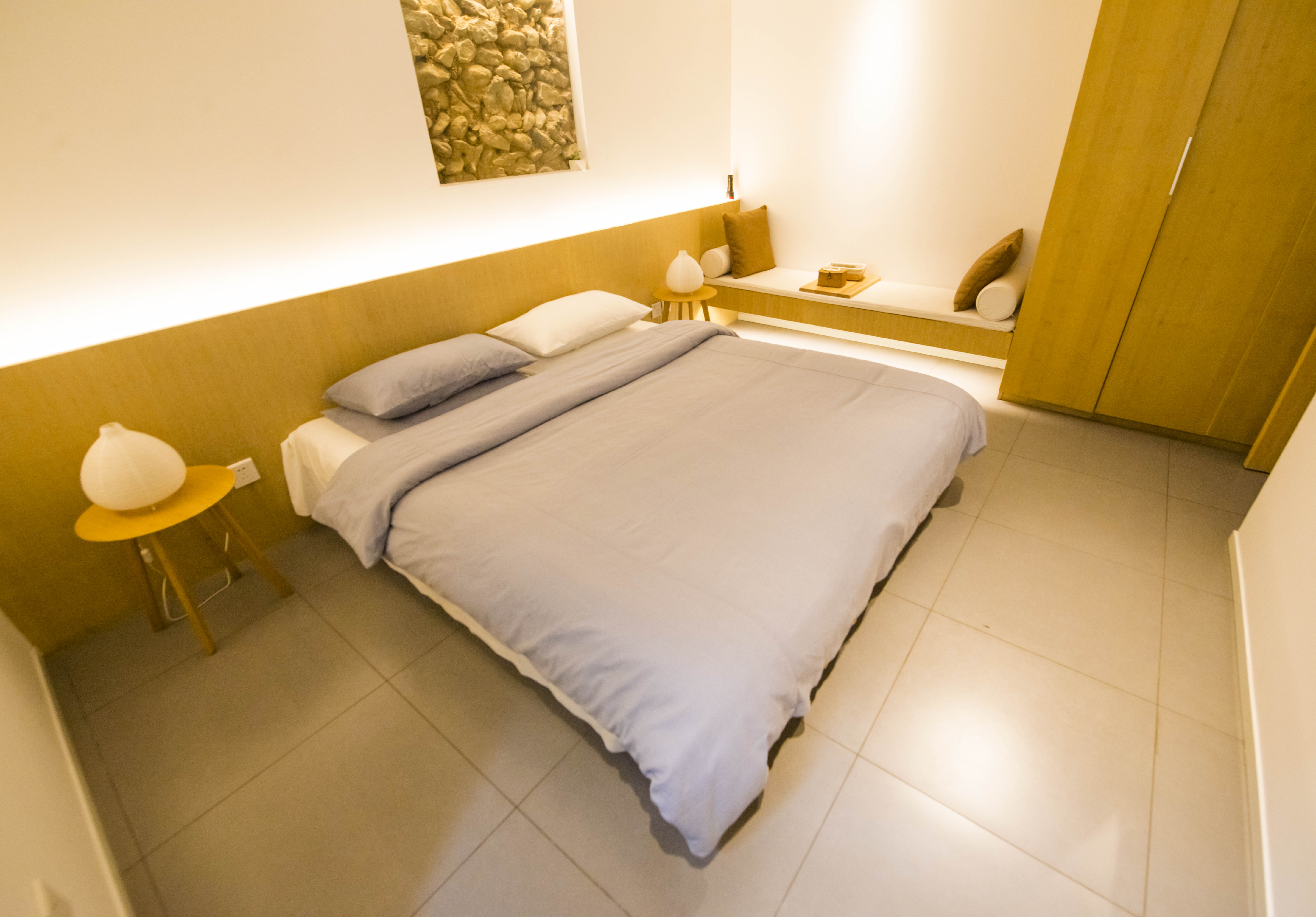 摘一簇黄栌花，把浪漫带回姥姥家，但它柔软的花身却让人不舍碰它